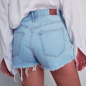 NWT BDG Girlfriend High-Rise Jean Short